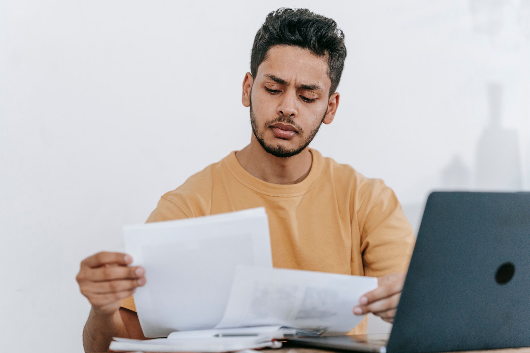 Authorized users build credit visual guide Authorized users build credit article image about everyday money decisions