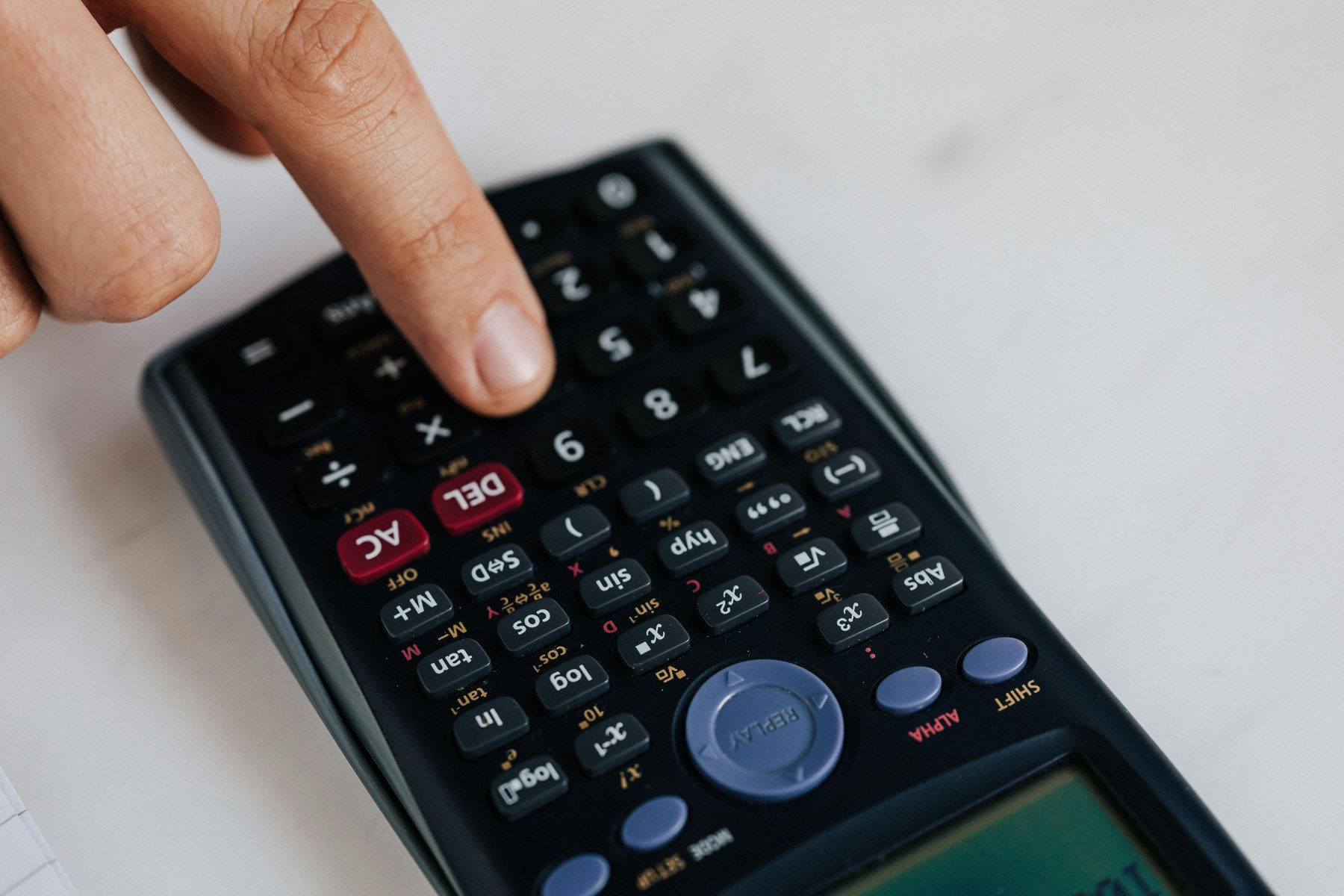 Best student credit cards visual guide Best student credit cards article image about credit card APR, rewards, and fees