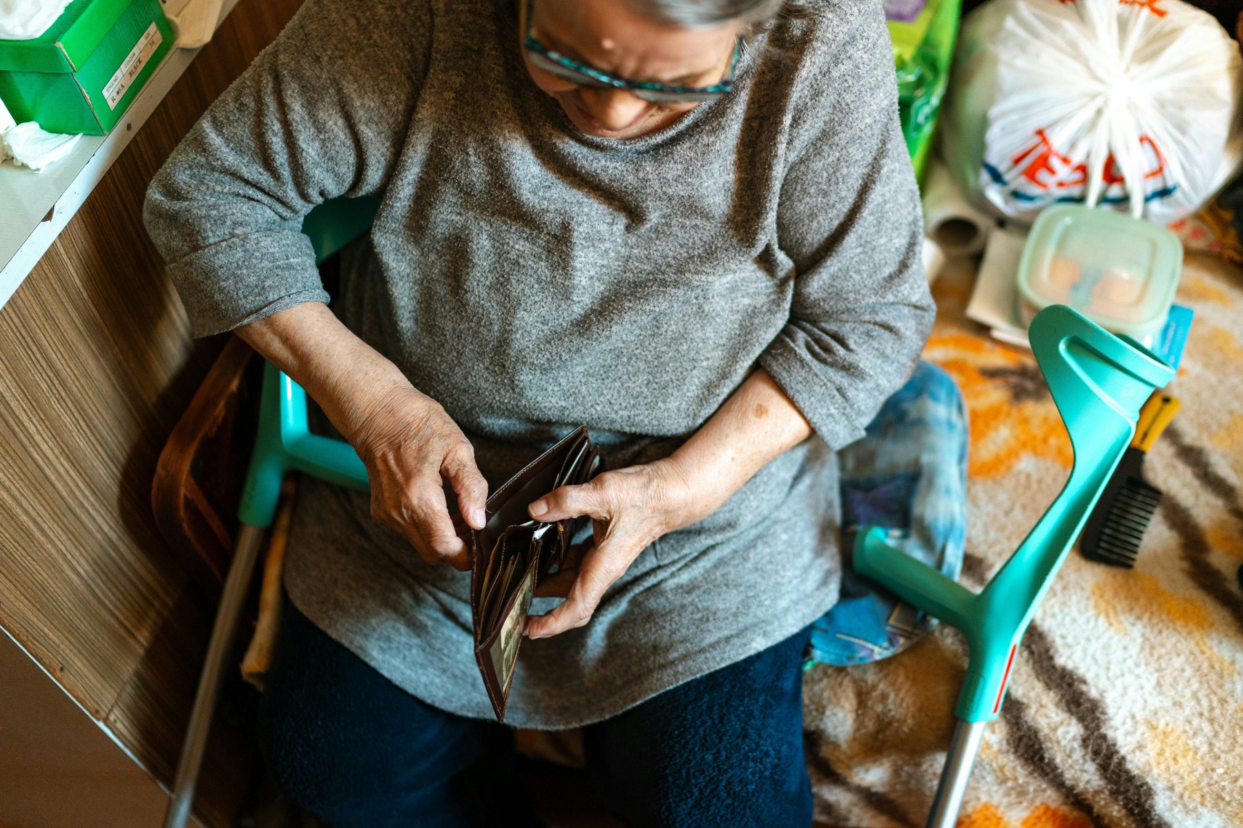 Claim Social Security at 67 and invest visual guide Claim Social Security at 67 and invest article image about retirement planning risks