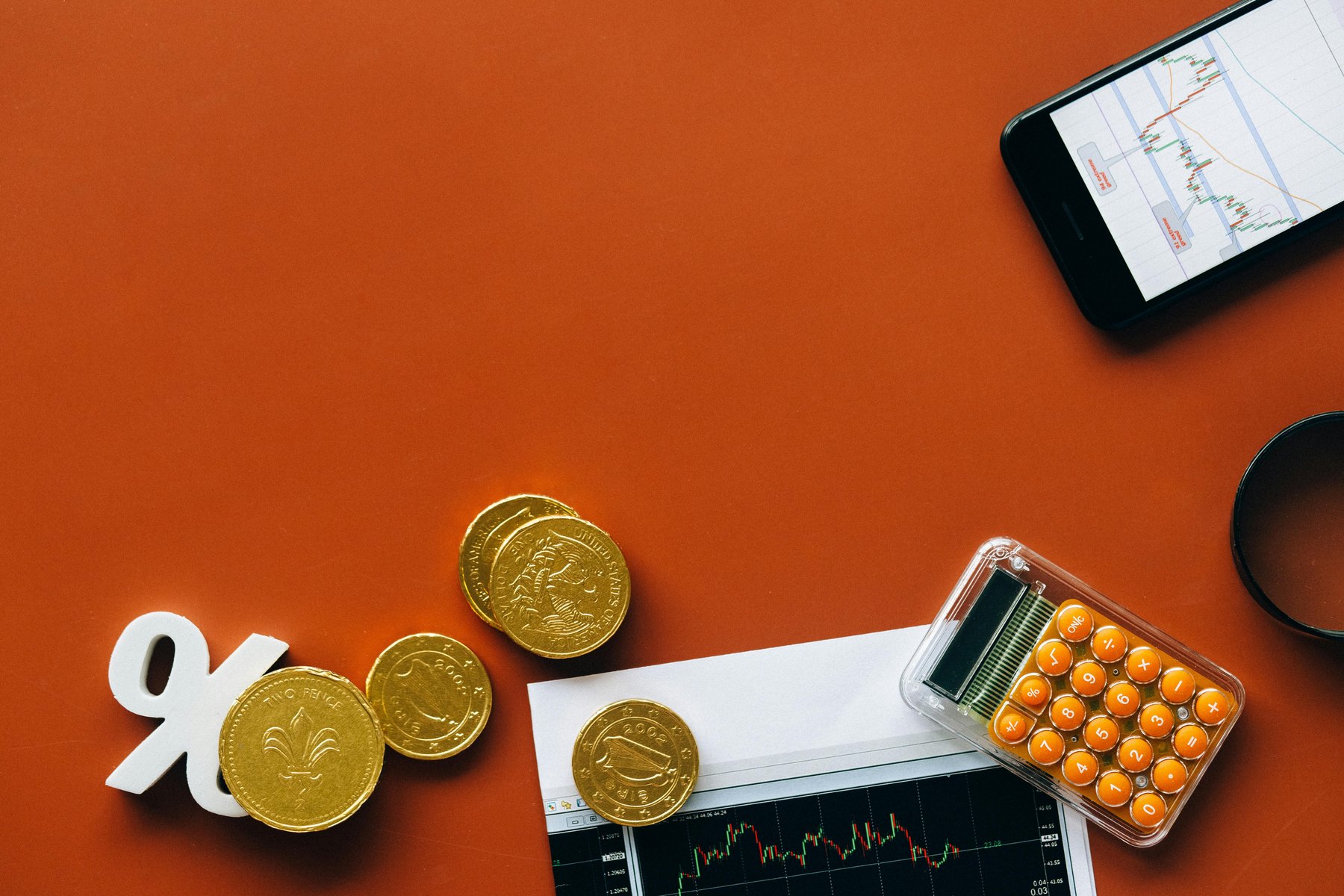Physical Gold vs. IRA ETF visual guide Physical Gold vs. IRA ETF article image about retirement planning risks