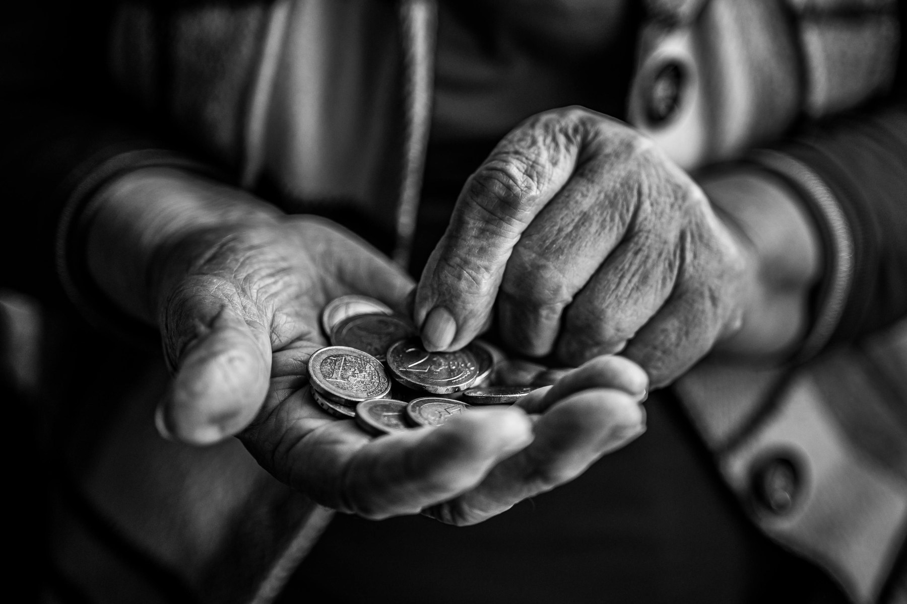 Retirees forced to sell investments visual guide Retirees forced to sell investments article image about retirement planning risks
