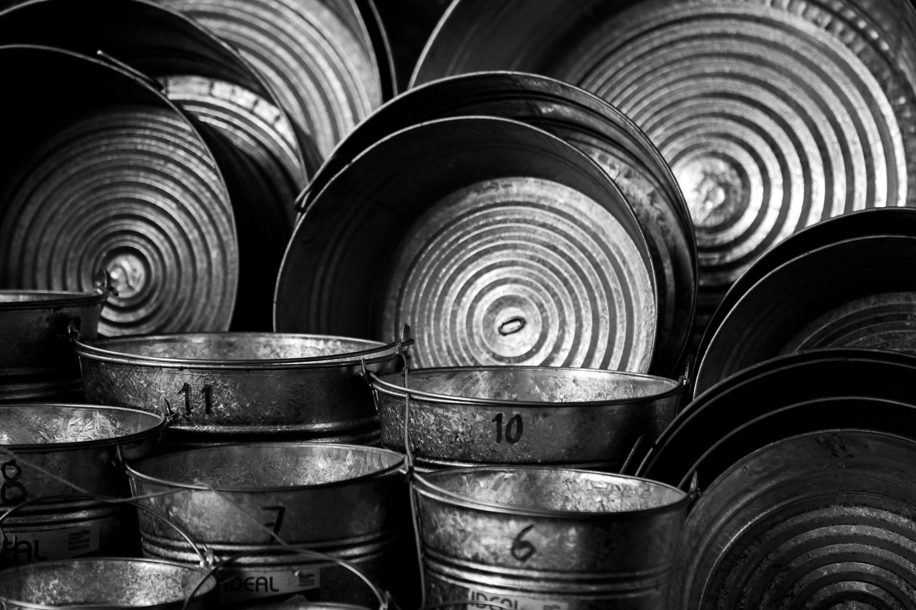 Retirement bucket strategy visual guide Retirement bucket strategy article image about retirement planning risks