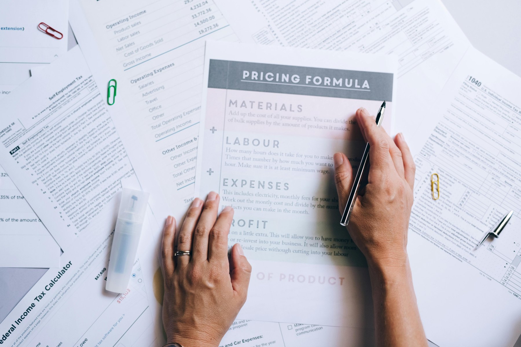 Retirement savings 50 to 60 starting late visual guide Retirement savings 50 to 60 starting late article image about budgeting and savings decisions