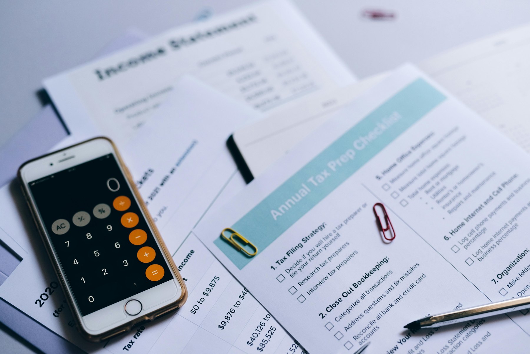 Simple financial habits visual guide Simple financial habits article image about everyday money decisions