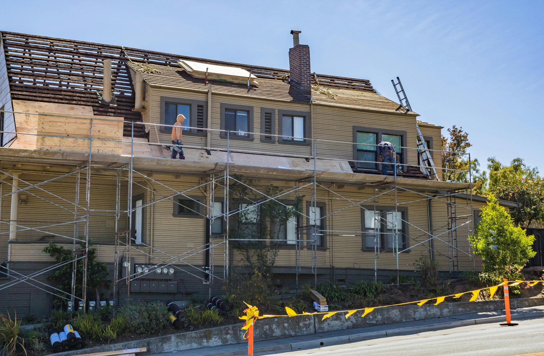 Storm damage home repair scams visual guide Storm damage home repair scams article image about everyday money decisions