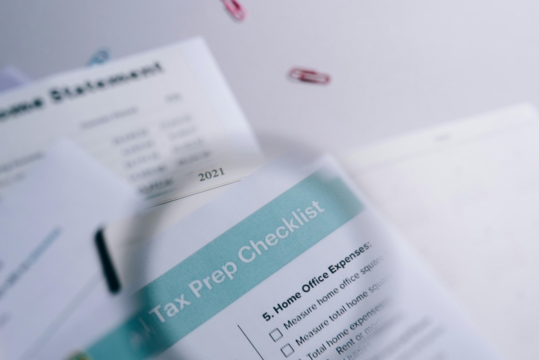 Tax filing help visual guide Tax filing help article image about tax deductions, credits, and filing strategies