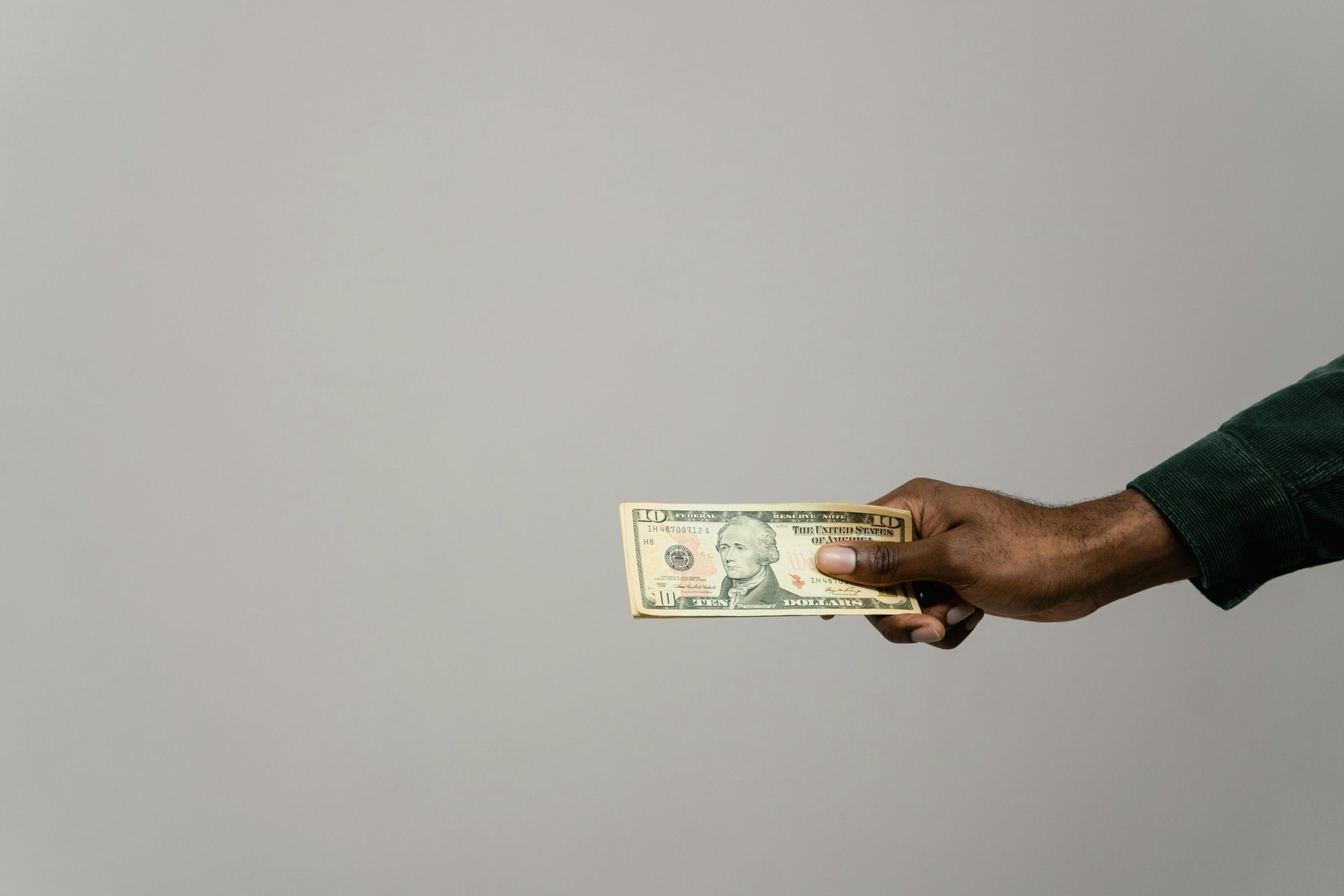 Tiny habit to save thousands visual guide Tiny habit to save thousands article image about everyday money decisions