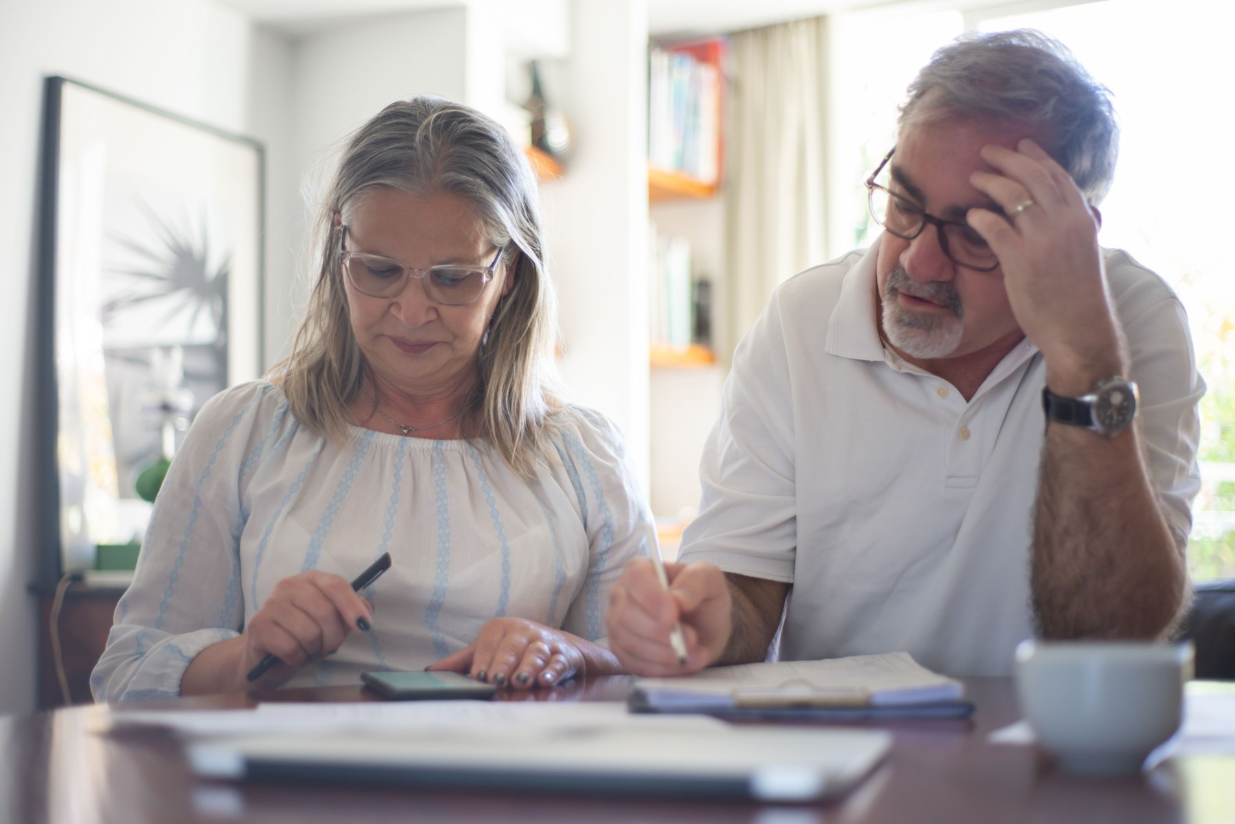 Balancing earned and passive income in retirement visual guide Balancing earned and passive income in retirement article image about retirement planning risks