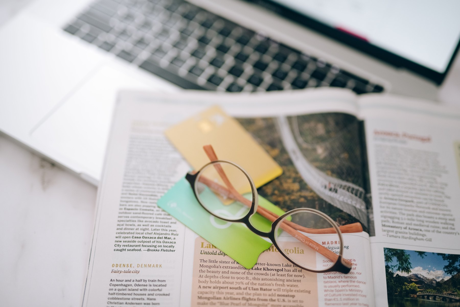 Do you still need a wallet visual guide Do you still need a wallet article image about everyday money decisions