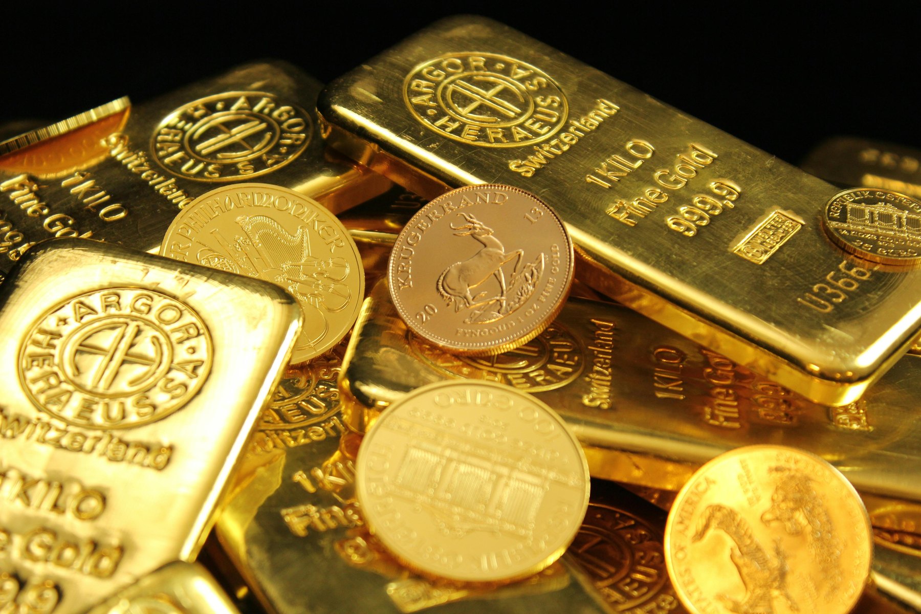 Investing in precious metals visual guide Investing in precious metals article image about retirement planning risks