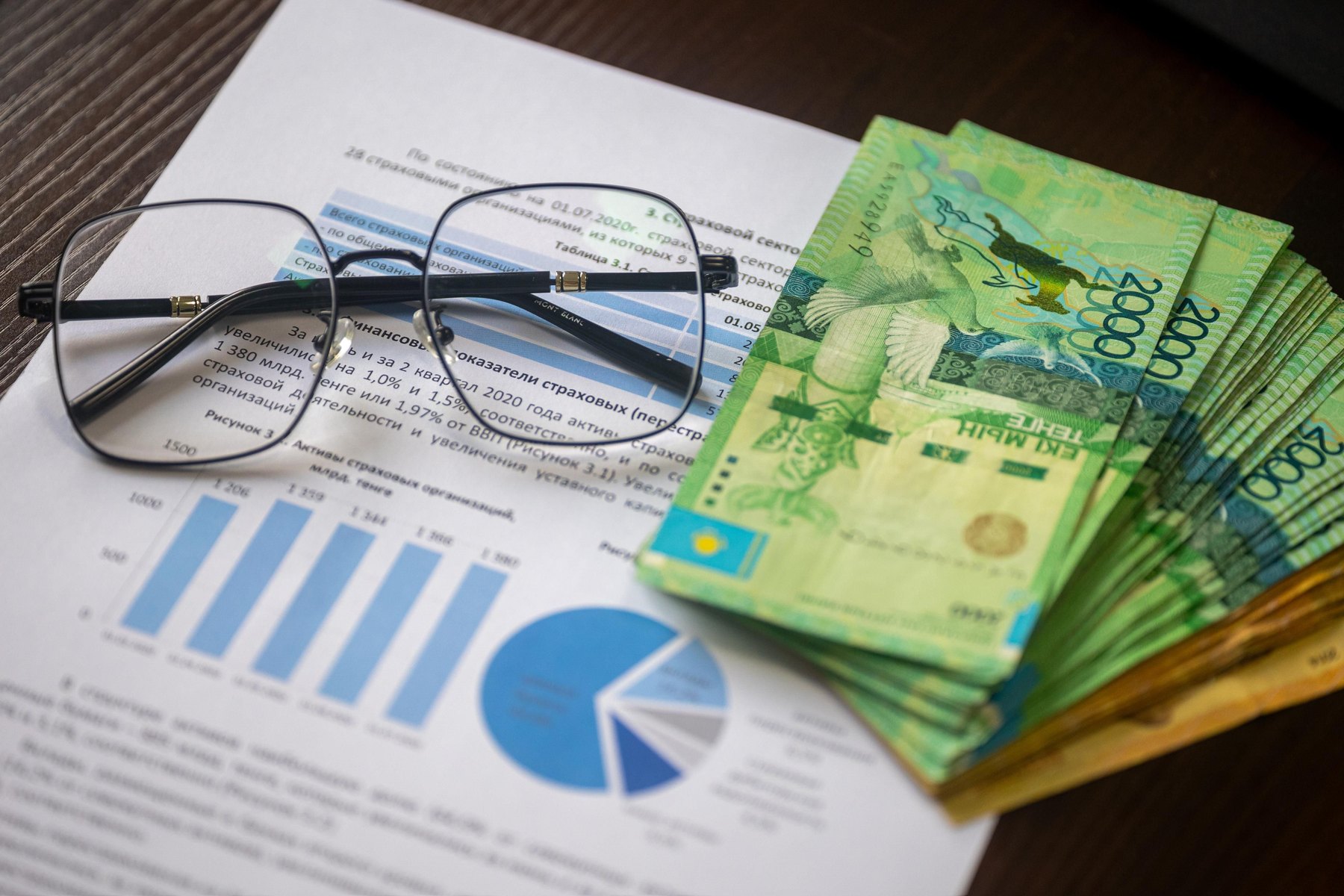 Small business economic uncertainty visual guide Small business economic uncertainty article image about everyday money decisions