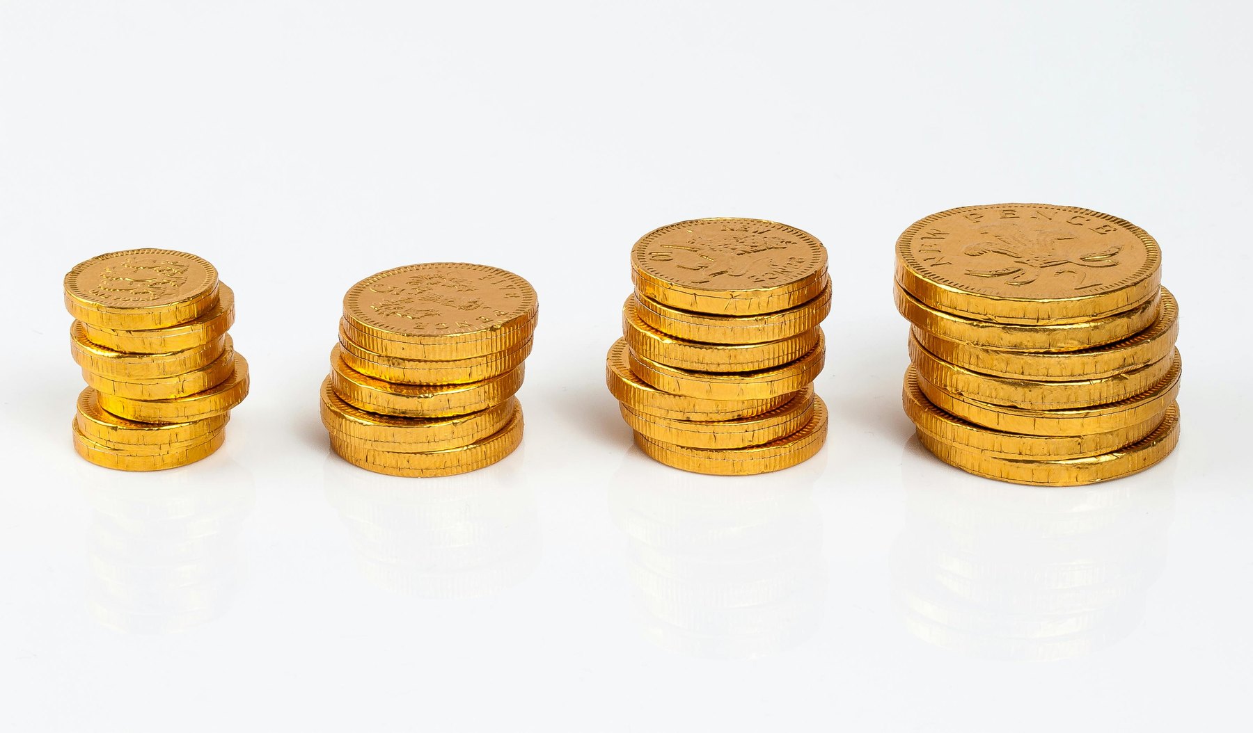 Why gold prices skyrocketed visual guide Why gold prices skyrocketed article image about retirement planning risks