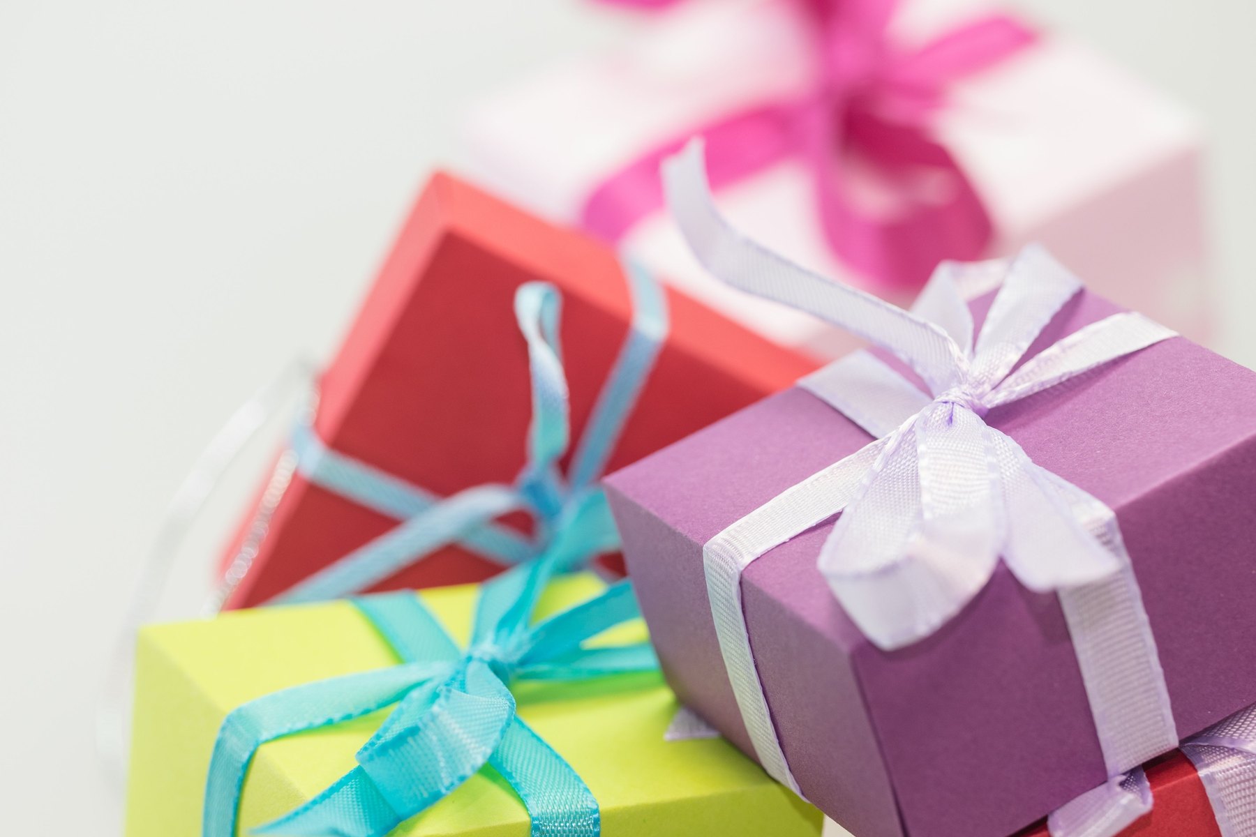 AI for holiday shopping gift ideas visual guide AI for holiday shopping gift ideas article image about everyday money decisions