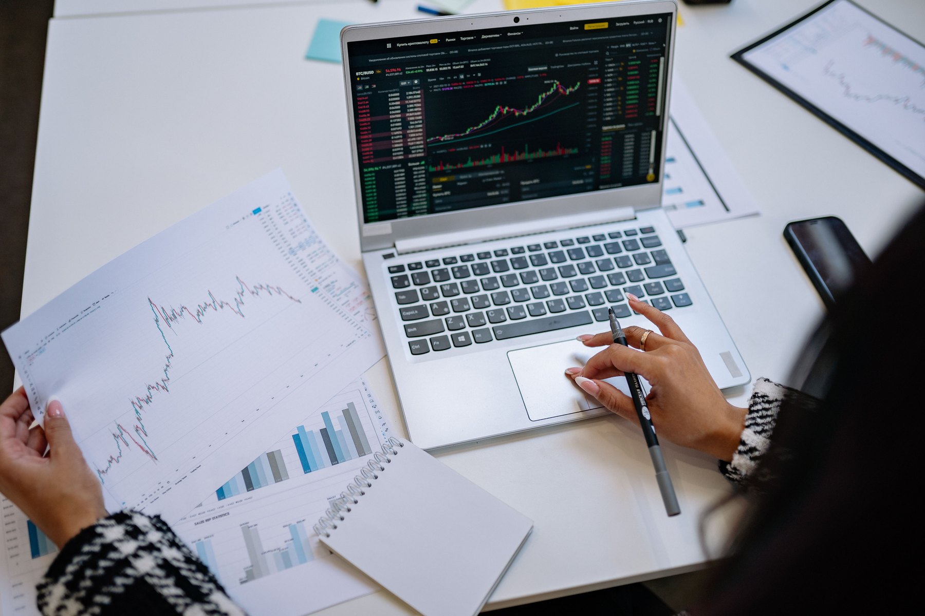 AI pick my stocks visual guide AI pick my stocks article image about retirement planning risks