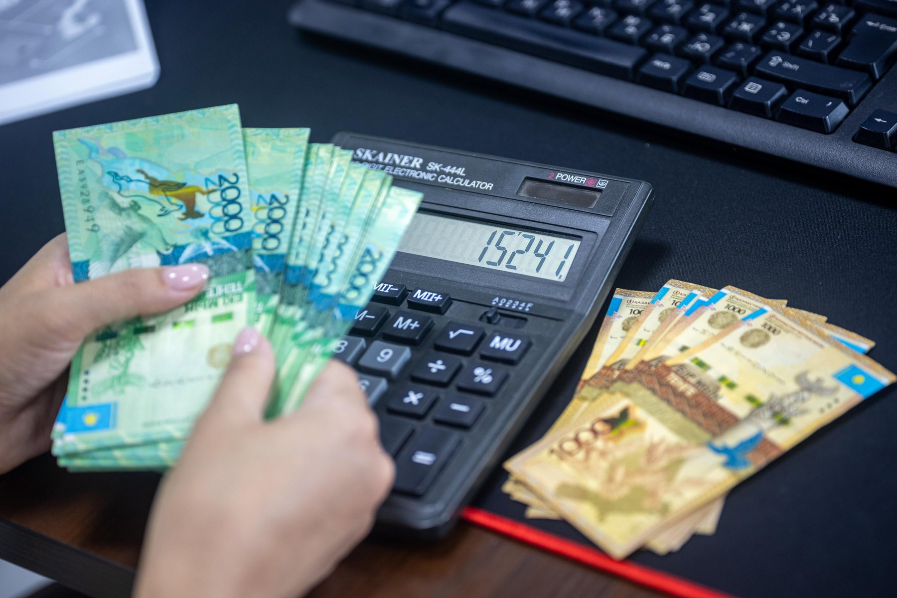 Debt Consolidation vs. Debt Relief visual guide Debt Consolidation vs. Debt Relief article image about debt consolidation and repayment planning