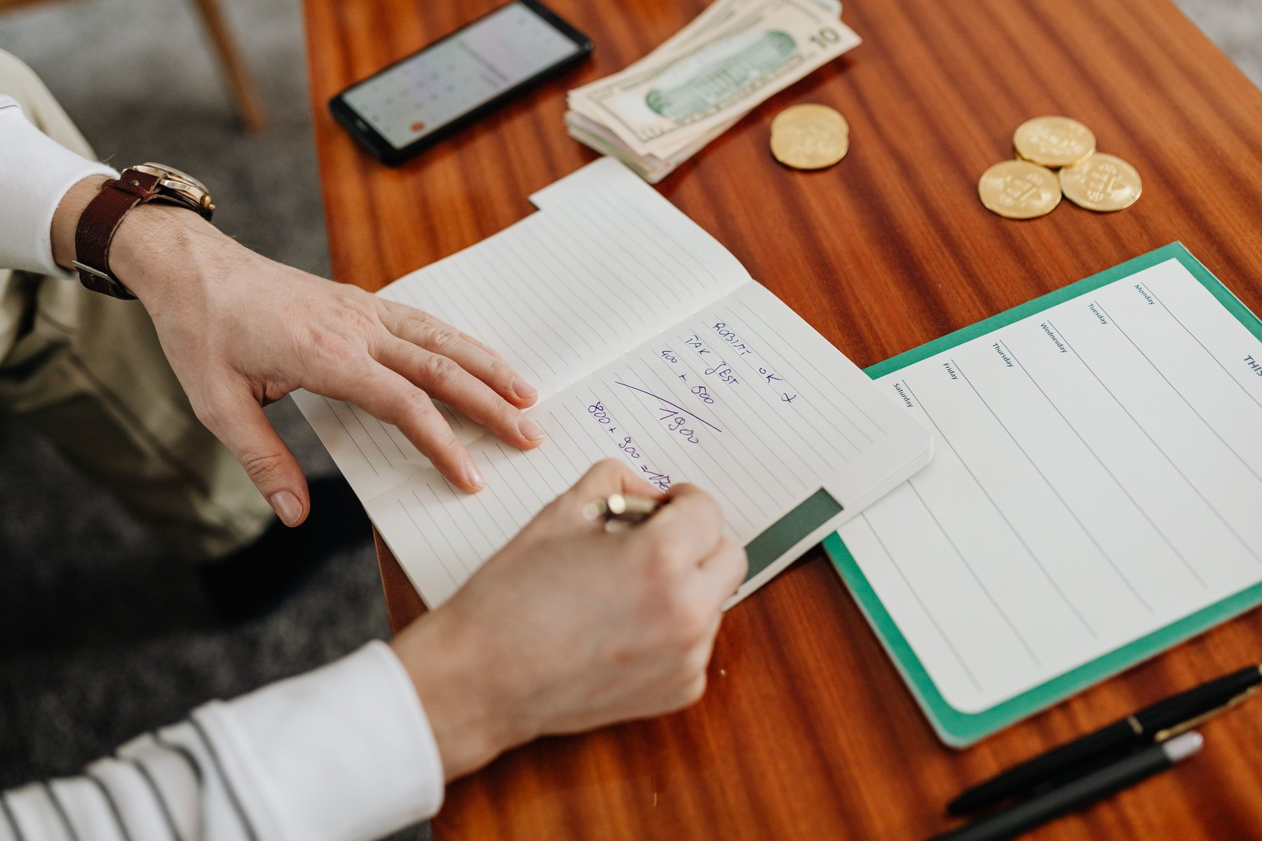 End of year to do list visual guide End of year to do list article image about everyday money decisions