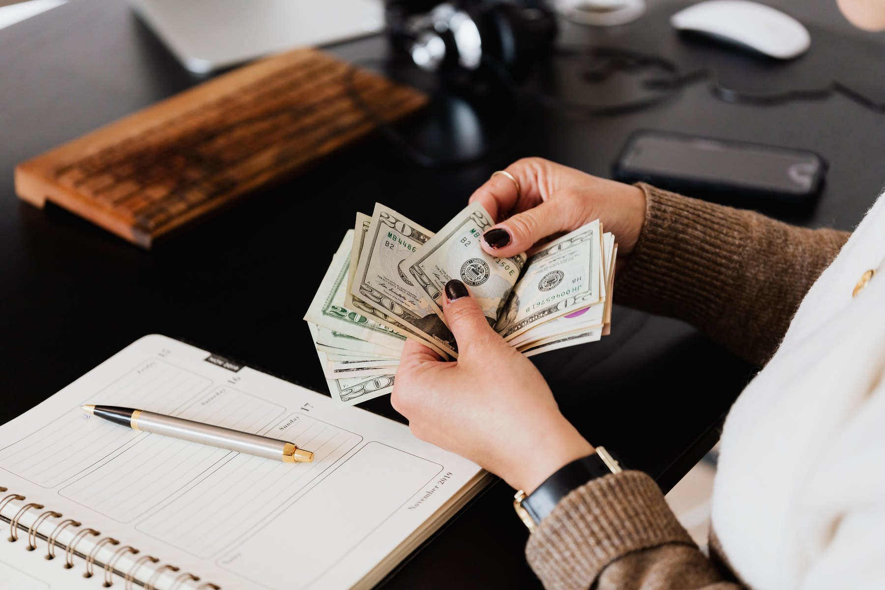 Pay off student loans early visual guide Pay off student loans early article image about student loan repayment options