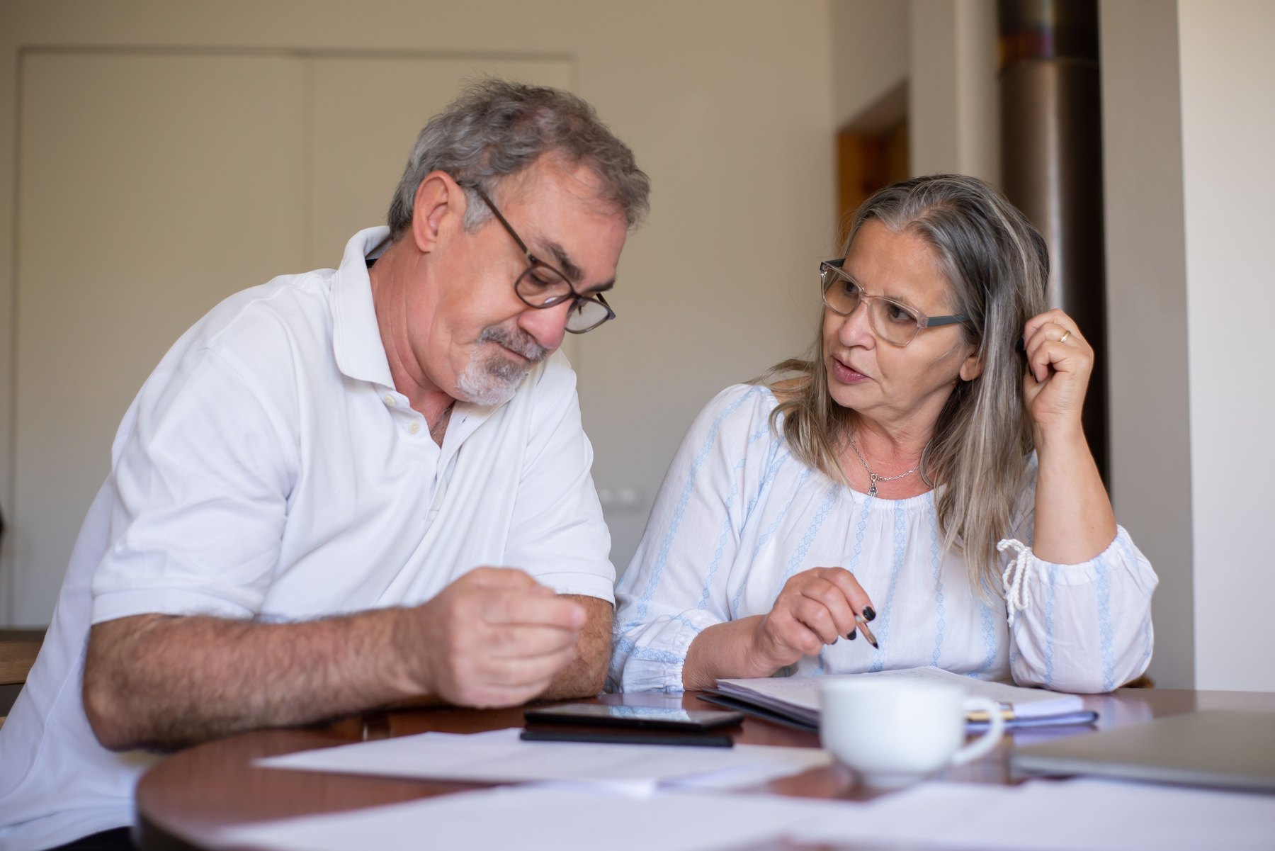 Retirement age 70 concerns visual guide Retirement age 70 concerns article image about retirement planning risks