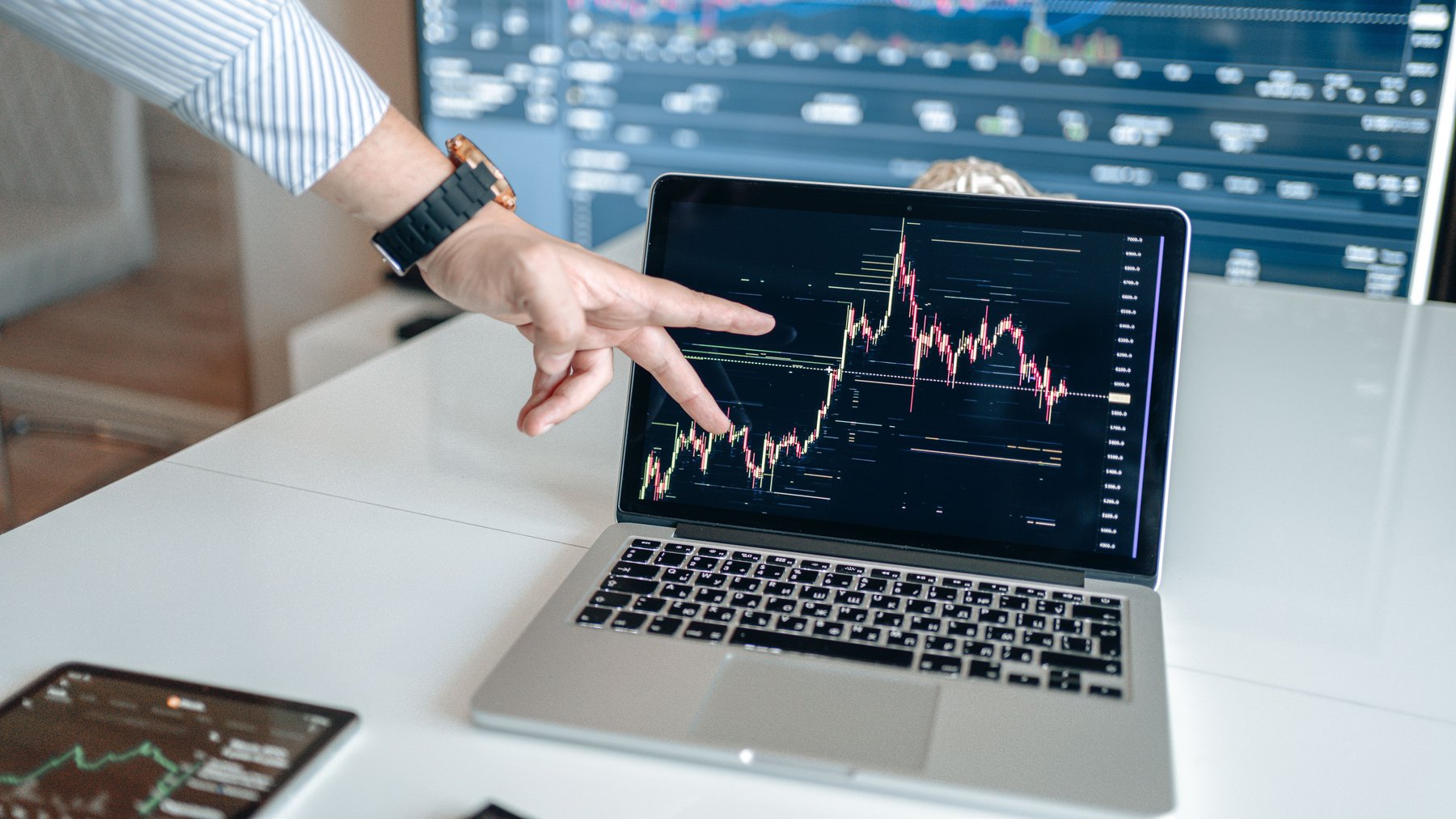 Stocks underperforming the market visual guide Stocks underperforming the market article image about retirement planning risks