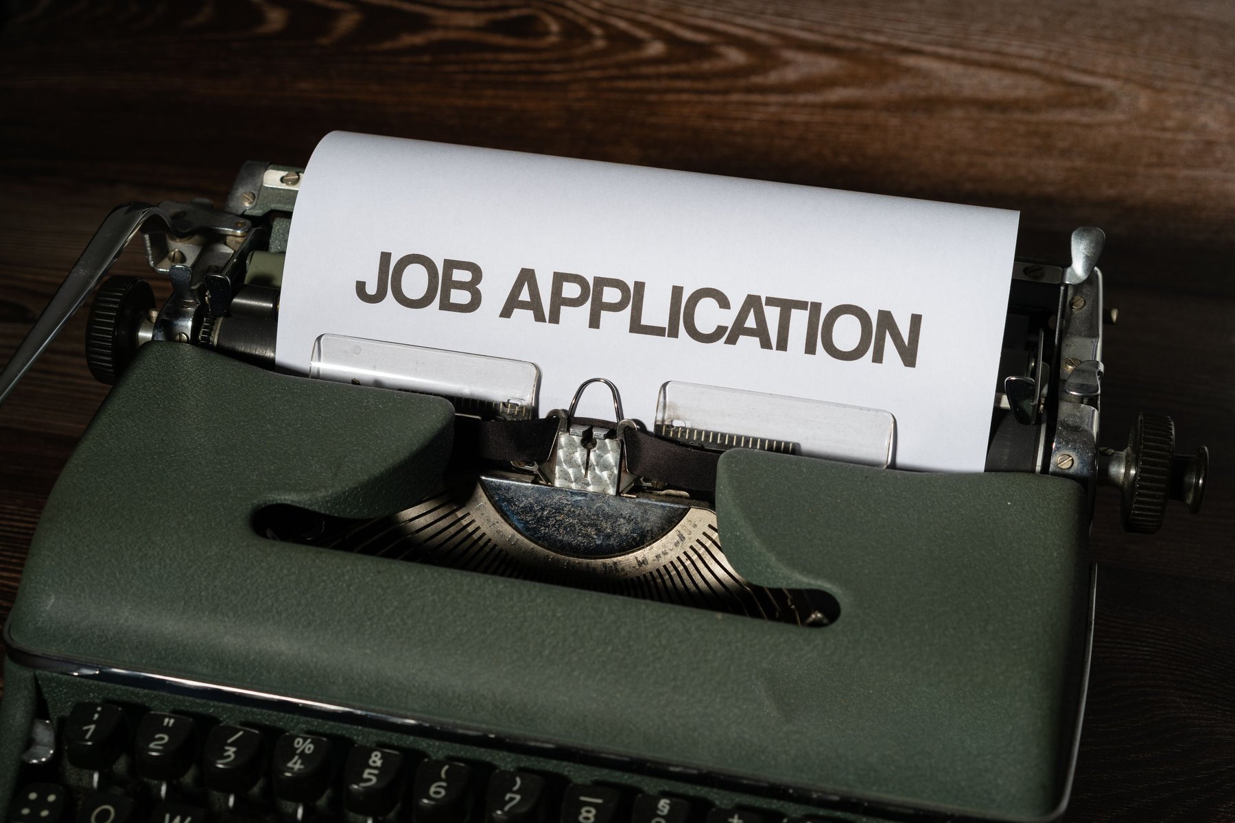 Use AI to write a cover letter visual guide Use AI to write a cover letter article image about everyday money decisions