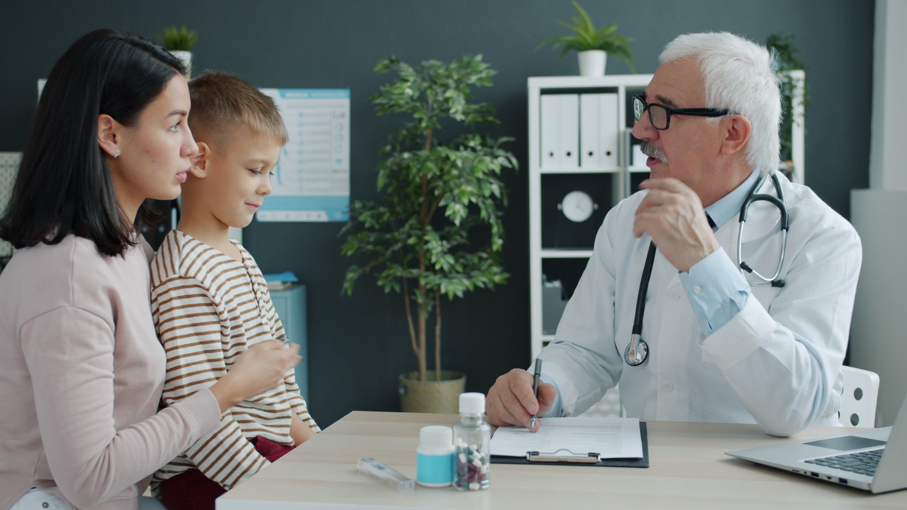 Best hearing aids visual guide Best hearing aids article image about everyday money decisions