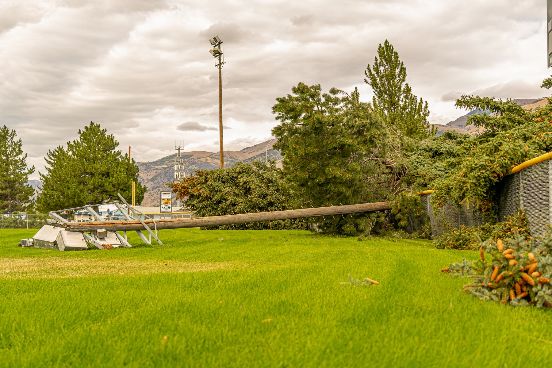 Home insurance deductible increase visual guide Home insurance deductible increase article image about budgeting and savings decisions