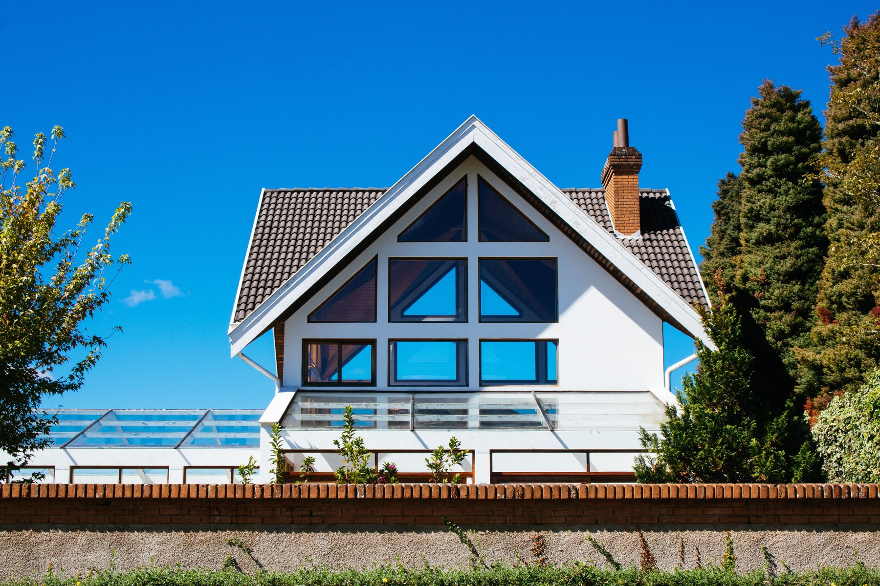Replace windows before selling home visual guide Replace windows before selling home article image about everyday money decisions