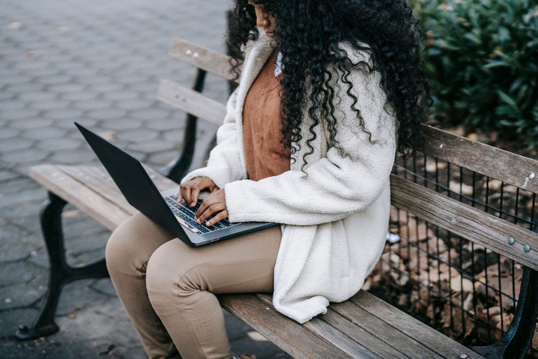 What is a VPN visual guide What is a VPN article image about everyday money decisions